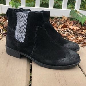Vionic Black Suede Alana Chelsea Ankle Boots